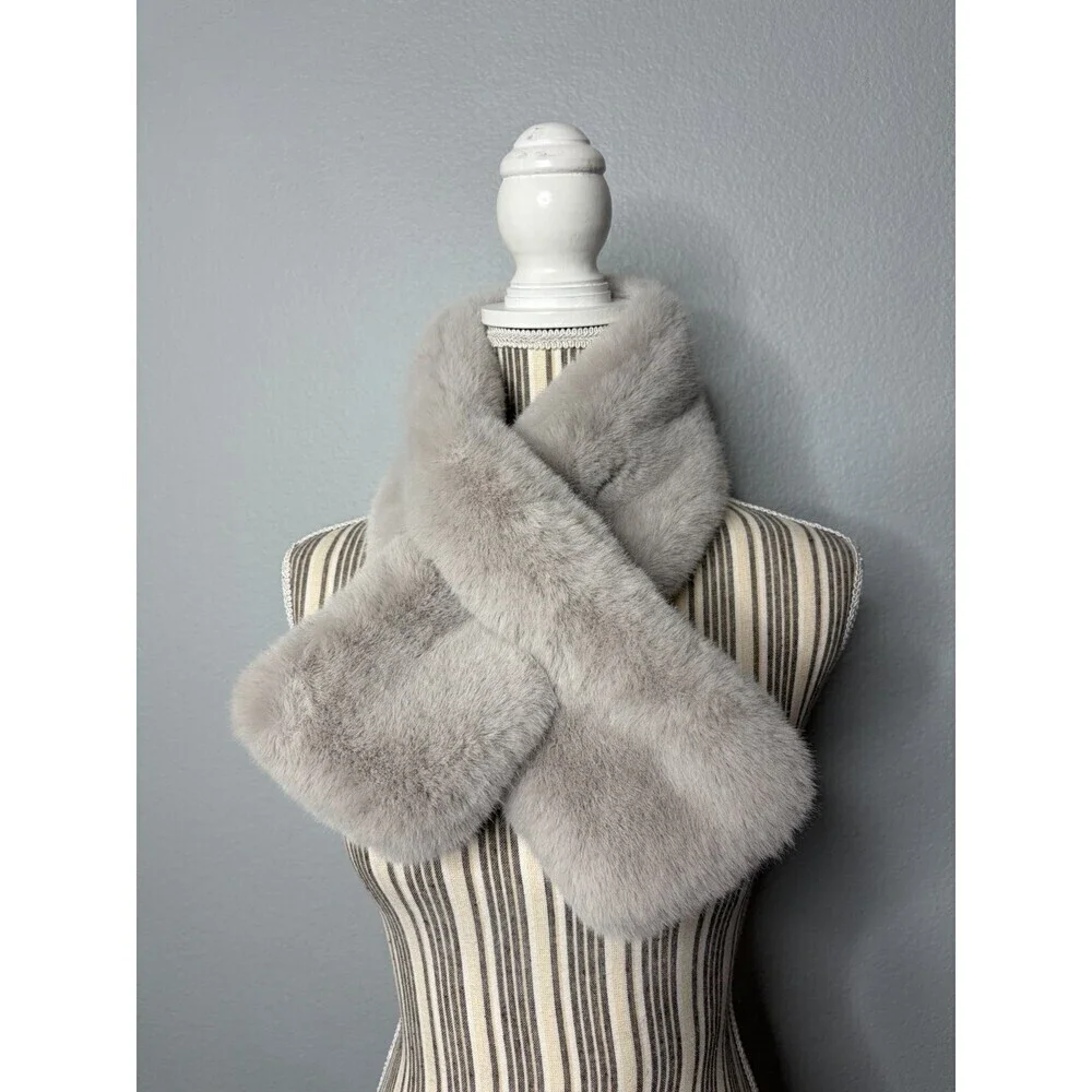 A New Day Faux Fur Pull Through Scarf One Size super soft and great color UNIQUE